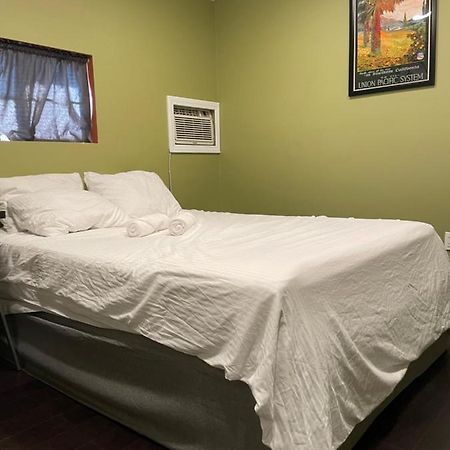 Private Standalone Room W/ Tv, Wifi & Ac In Carson Exterior photo