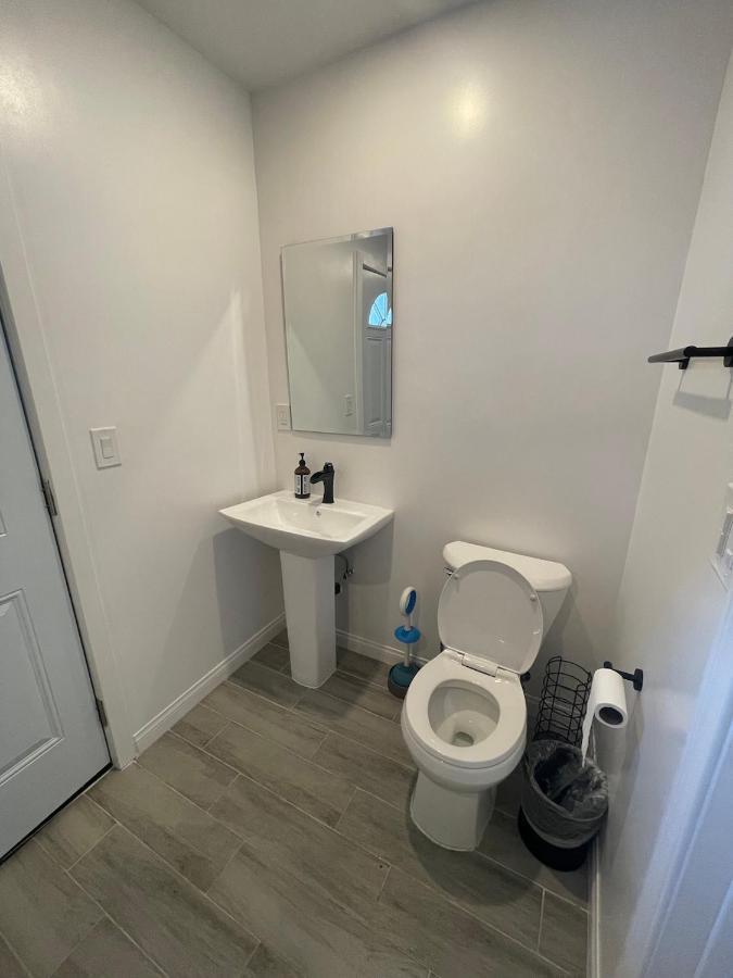 Private Standalone Room W/ Tv, Wifi & Ac In Carson Exterior photo