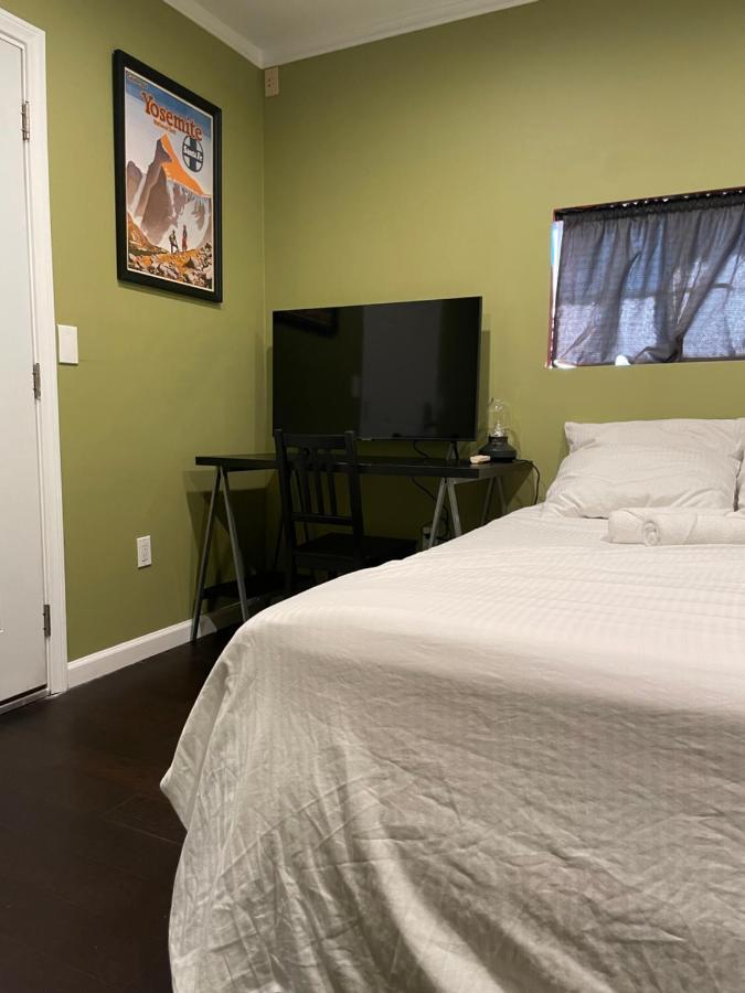Private Standalone Room W/ Tv, Wifi & Ac In Carson Exterior photo